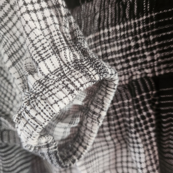 EXPRESS Plaid Faux wrap top - Picture 3 of 7